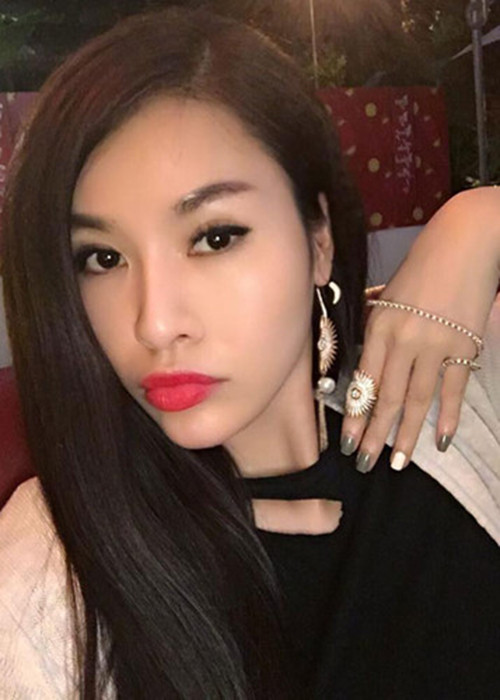 Sau khi tố Trường Giang, Quế Vân bị đông đảo cư dân mạng chỉ trích tạo scandal để nổi tiếng.