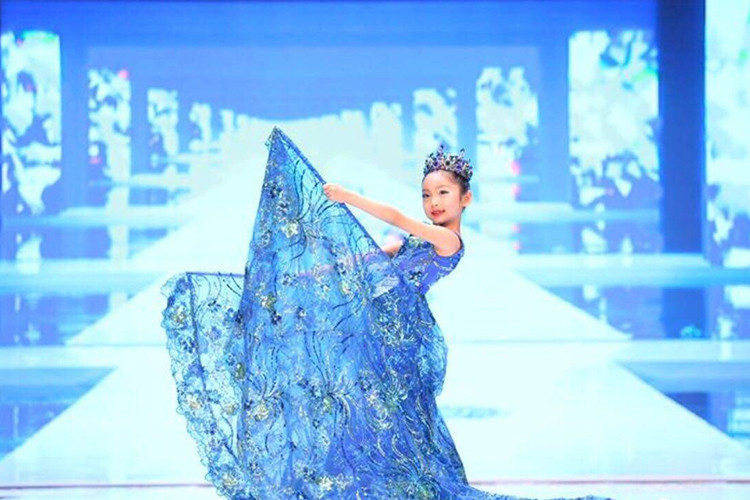 Em họ của Phạm Băng Băng hiện làm người mẫu nhí. Ảnh: Sohu