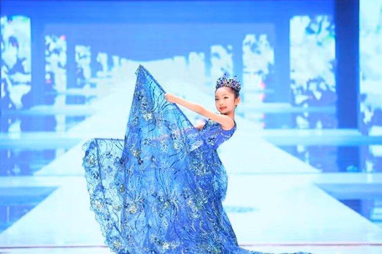 Em họ của Phạm Băng Băng hiện làm người mẫu nhí. Ảnh: Sohu