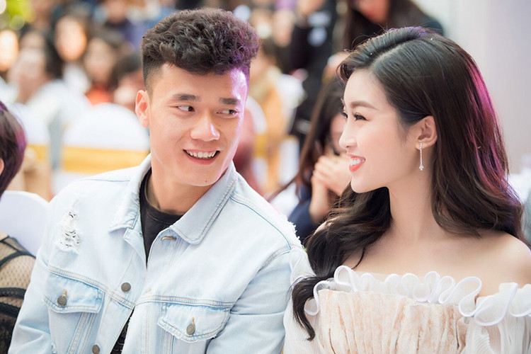 Về tin đồn tình cảm với Bùi Tiến Dũng, Mỹ Linh xác nhận đó chỉ là tình cảm của một cổ động viên dành cho ngôi sao bóng đá. Ảnh: Zing