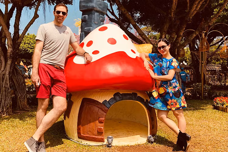 Cũng tham gia diễn xuất trong bộ phim “Cô gái xấu xí”, Lan Phương đang hạnh phúc bên bạn trai người ngoại quốc tên David. Ảnh: FBNV