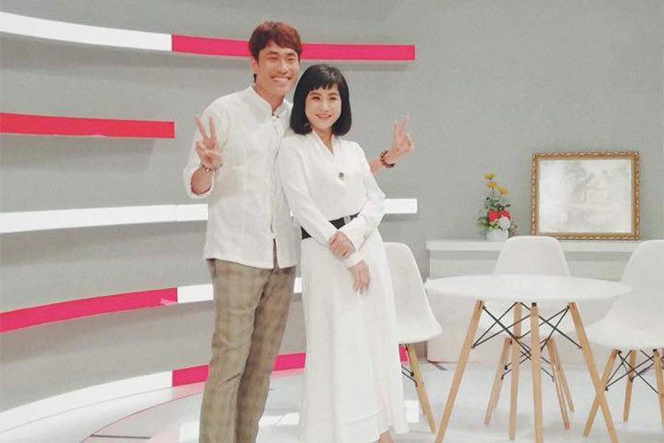 Cặp đôi sao Việt Cát Phượng - Kiều Minh Tuấn hạnh phúc bên nhau.