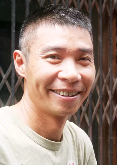 Ở lĩnh vực kịch, Công Lý được đánh giá tài năng. Vai diễn Hòa trong vở kịch "Điện thoại di động" từng mang về Huy chương vàng cho Công Lý tại Hội diễn Sân khấu Chuyên nghiệp toàn quốc 2009. Ảnh: Giadinhnet