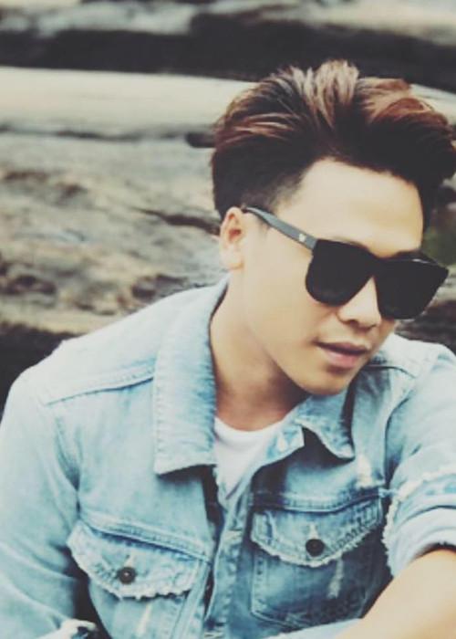 Nửa kia của Hòa Minzy được biết đến là con của một đại gia ở Long An. Ảnh: FBNV