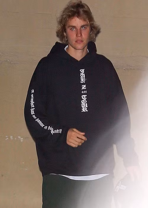 Trong khi Selena rạng rỡ, Justin lộ rõ vẻ hốc hác. Ảnh: Dailymail