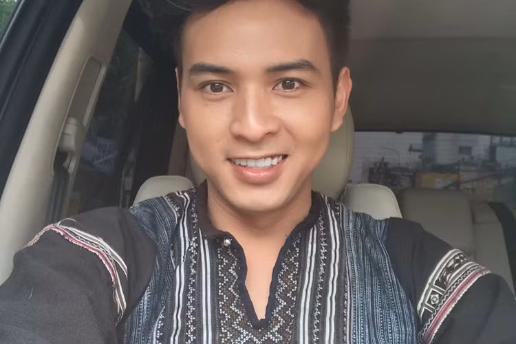 Tình cũ của Bảo Anh cũng nhanh chóng lấy lại tinh thần sau cuộc tình tan vỡ.