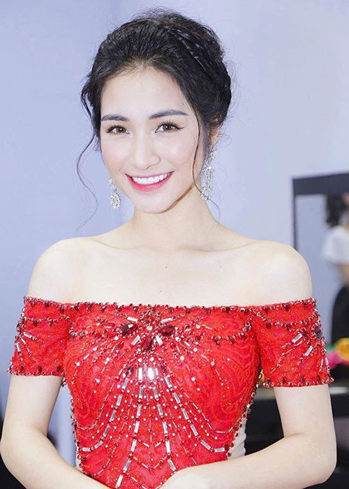 Hòa Minzy từng lộ cằm ngấn mỡ nay đã thon gọn hơn.