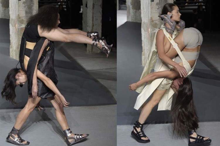 Hình ảnh dị trên sàn diễn thời trang của Rick Owens khiến tất cả khán giả cảm thấy sốc. Ảnh: Zing