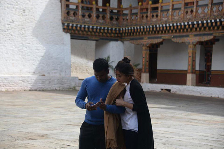 Sau khi lấy chồng, nữ diễn viên phim "Cổng mặt trời" vẫn sinh sống, làm việc ở Việt Nam.