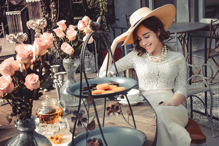 Hình ảnh Elly Trần kín đáo nhưng vẫn gây mê trong một bộ ảnh thời trang.