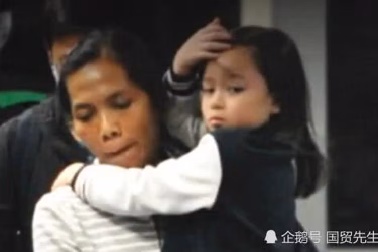 Bé Lưu Hương Huệ ngày càng xinh xắn. Ảnh: Sohu