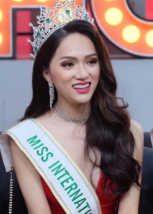 Tân Hoa hậu Chuyển giới Quốc tế thu hút sự chú ý bởi nhan sắc xinh đẹp. Ảnh: Fanpage