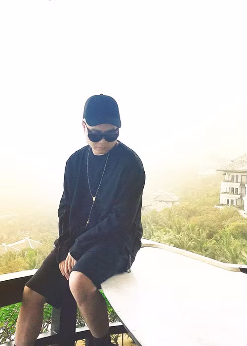 NTK Đỗ Mạnh Cường đi nghỉ dưỡng là một trong những tin tức sao Việt trong ngày 6/3.