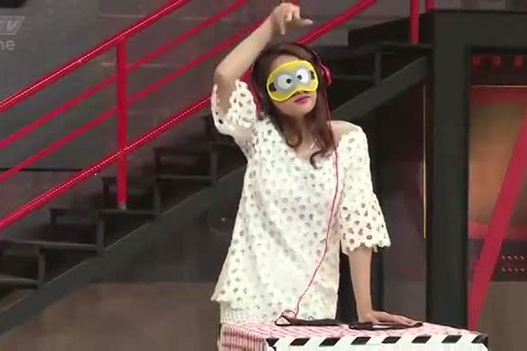 Hương Giang tạo nên vô số khoảnh khắc hài hước cho chương trình Giải mã cơ thể. Ảnh: Đời sống pháp lý