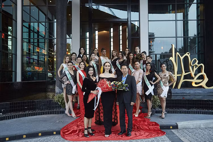 Đại diện Việt Nam còn tiết lộ cô tiếp tục là một trong 6 thí sinh được chọn quay clip quảng cáo.