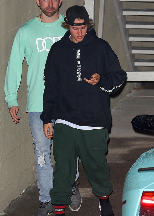 Justin Bieber cũng bị bắt gặp có mặt tại nhà thờ nơi Selena rời đi. Ảnh: Dailymail