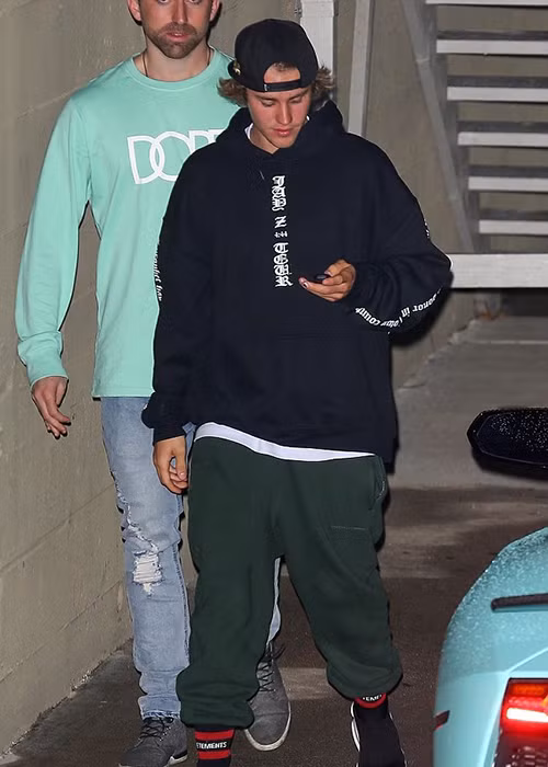 Justin Bieber cũng bị bắt gặp có mặt tại nhà thờ nơi Selena rời đi. Ảnh: Dailymail
