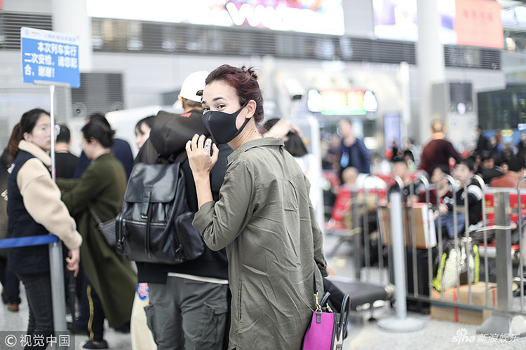 Nữ diễn viên phim "Chiến lang 2" chia sẻ lại bài viết của Hàn Canh kèm dòng chú thích: "'Xin chào chàng trai của em, Hàn Canh".