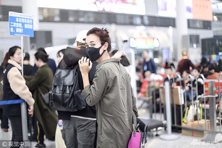 Nữ diễn viên phim "Chiến lang 2" chia sẻ lại bài viết của Hàn Canh kèm dòng chú thích: "'Xin chào chàng trai của em, Hàn Canh".