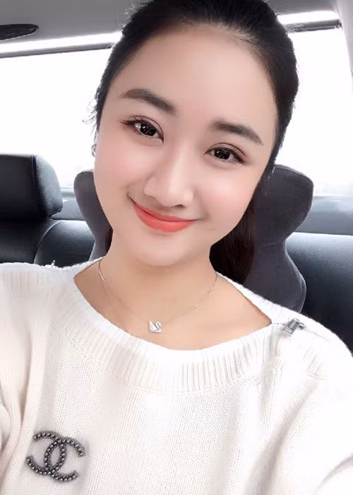 “Gái một con” Thu Ngân ngày càng đẹp mặn mà.