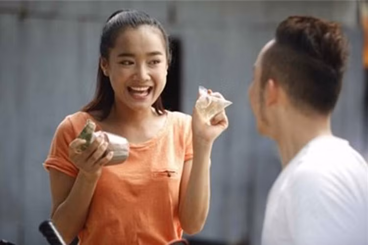 Trong quá khứ, Nhã Phương sở hữu nước da ngăm đem, vóc dáng mũm mĩm và chiếc mũi không cao. Ảnh: Dân Việt