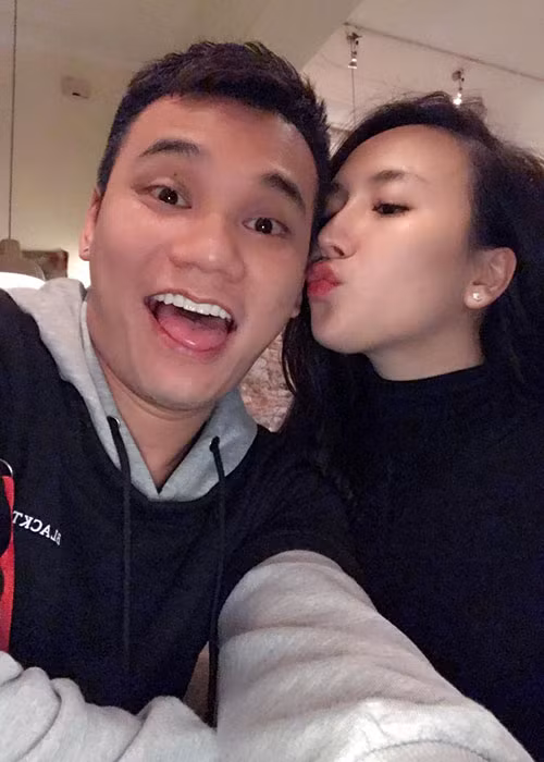Trên trang cá nhân, Khắc Việt và bạn gái thường xuyên khoe ảnh tình cảm bên nhau.