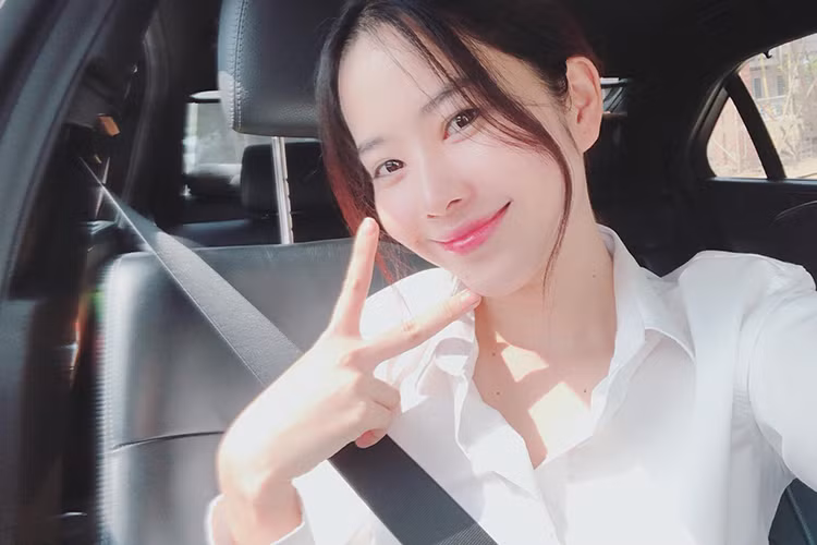 Người tình tin đồn của Trường Giang khoe gương mặt mộc đẹp không tỳ vết.