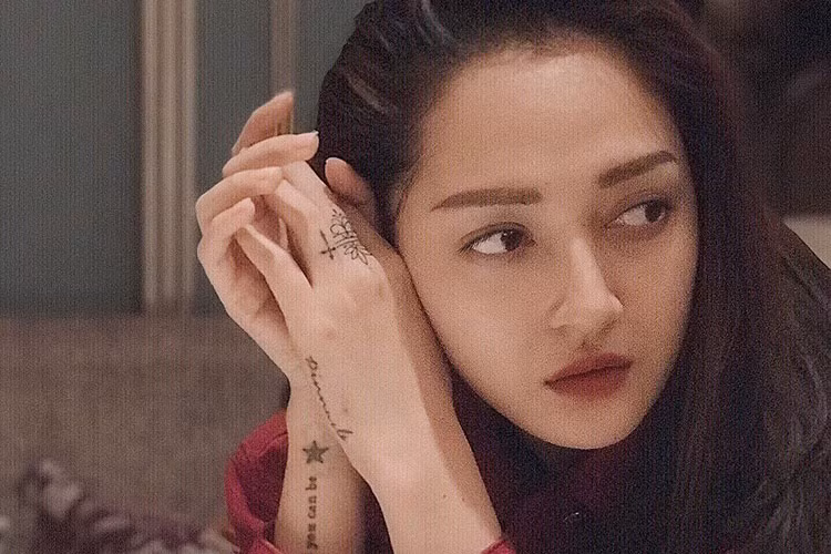 Cư dân mạng đặt nghi vấn Bản Anh hẹn hò Brian Trần. Tuy nhiên, quản lý của nữ ca sĩ phủ nhận tin đồn và khẳng định chia sẻ của Bảo Anh chỉ là một chiến dịch quảng cáo. Sau cuộc tình với Hồ Quang Hiếu, Bảo Anh trở nên kín tiếng hơn về chuyện tình cảm.