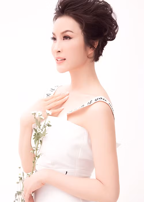 MC Thanh Mai đẹp không tỳ vết khiến nhiều người ngưỡng mộ.