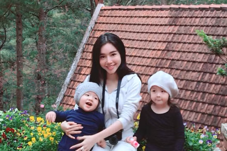 Elly Trần đăng tải khoảnh khắc bình yên bên con trai, con gái là một trong những tin tức sao Việt trong ngày 13/3.