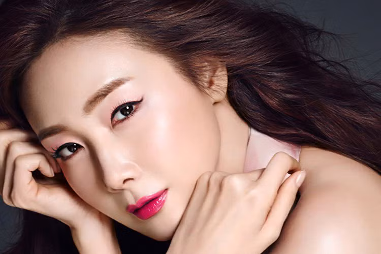  Choi Ji Woo vừa bất ngờ thông báo về đám cưới của cô vào chiều ngày 29/3.
