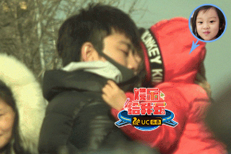 Giả Nãi Lượng hiện đã lấy lại tinh thần. Anh miệt mài đóng phim và tập trung chăm sóc con gái và bố mẹ. Ảnh: Sina