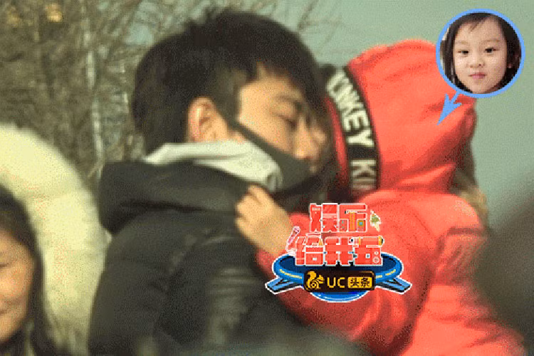 Giả Nãi Lượng hiện đã lấy lại tinh thần. Anh miệt mài đóng phim và tập trung chăm sóc con gái và bố mẹ. Ảnh: Sina