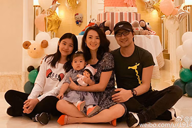 Trước khi kết hôn với Chương Tử Di, Uông Phong từng qua 2 lần đò. Ảnh: Weibo