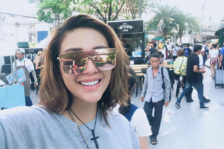 Võ Hoàng Yến tươi rói tại Thái Lan.