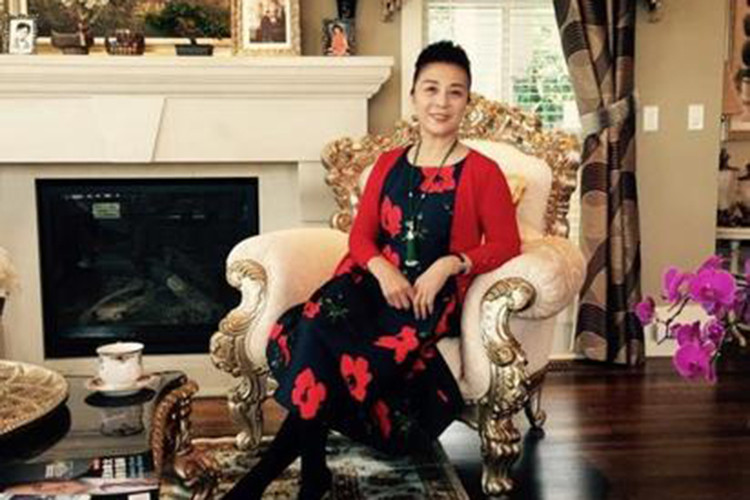 Hiện bà Trương Truyền Mỹ là hiệu trưởng trường đào tạo nghệ thuật, điện ảnh do Phạm Băng Băng lập nên. Ảnh: Sina