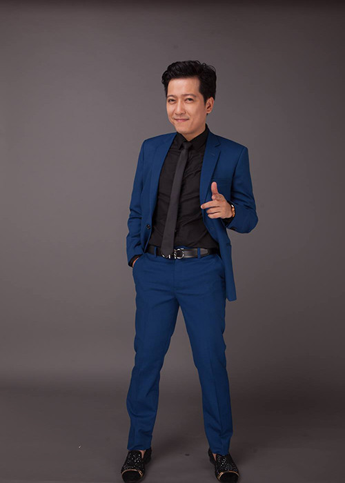 Trường Giang sinh năm 1983 tại Quảng Nam. Anh thi đỗ vào trường Đại học Sân khấu - Điện ảnh TP HCM nhưng sau đó bị đuổi học vì không có tiền đóng học phí.