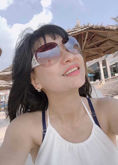 Cát Phượng cho hay: "Biết nói gì đây khi mà cuộc sống này đầy rẫy những gian trá lọc lừa xem nặng tiền hơn nghĩa và tình. Vì tiền nó bất chấp. Đời bạc lắm. Kệ. Cười trước đã".