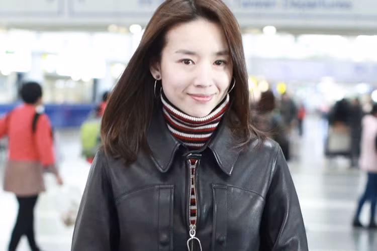 Hiện tại, sau 5 năm vướng ồn ào, Đổng Khiết đã lấy lại được tinh thần cũng như vẻ đẹp thuần khiết của mình. Ảnh: Sina