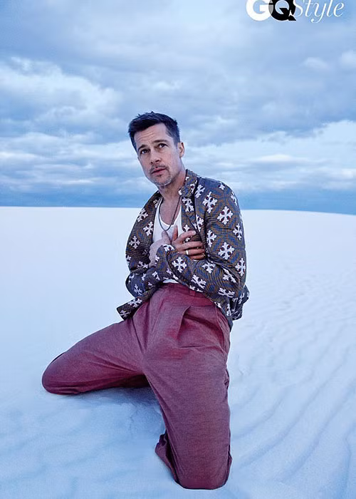 Brad Pitt từng nói anh đang sống mà như chết. Anh cũng rất hối hận vì thói nghiện rượu mà thiếu sự quan tâm dành cho gia đình nhỏ của mình. Ảnh: Dailymail