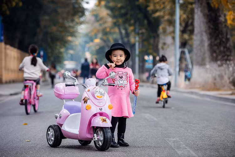 Con gái đầu lòng của Trang Nhung sở hữu nhiều nét đẹp từ mẹ, đặc biệt là làn da trắng và đôi mắt to tròn.