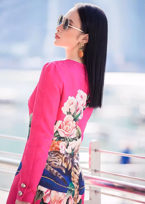 Bị gạ đi khách với giá đến chục nghìn đô từ các đại gia, Angela Phương Trinh thẳng thừng từ chối.