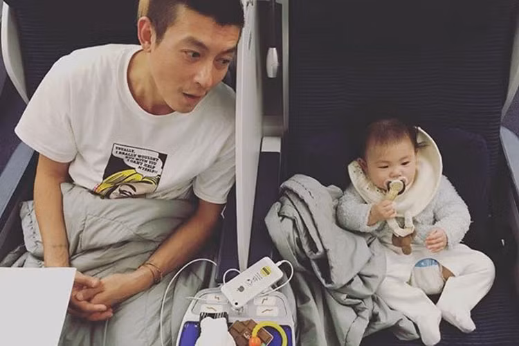 Từng là trai hư, Trần Quán Hy thay đổi nhiều khi gắn bó với Tần Tư Bồi và lên chức bố.