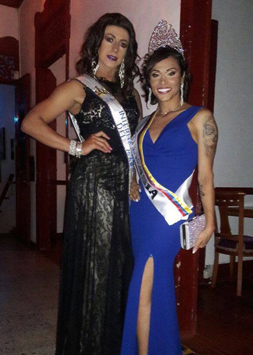 Hình ảnh Mia Gomez để lộ vóc dáng vai u thịt bắp.