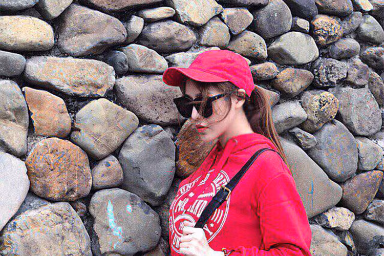 Quế Vân chia sẻ: “Sẽ có lúc bạn nhận ra rằng, quên cũng là một lẽ sống và rời xa cũng là một cách để yêu thương”.