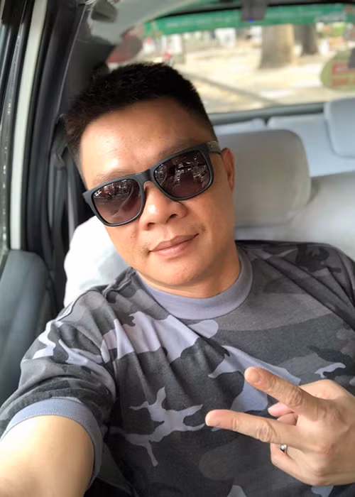 BTV Quang Minh bị người lái taxi nhận nhầm là MC Anh Tuấn.