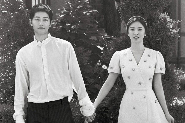 Bằng sự chân thành, Song Joong Ki chinh phục Song Hye Kyo thành công. Cả hai còn nên duyên vợ chồng vào tháng 10/2017.