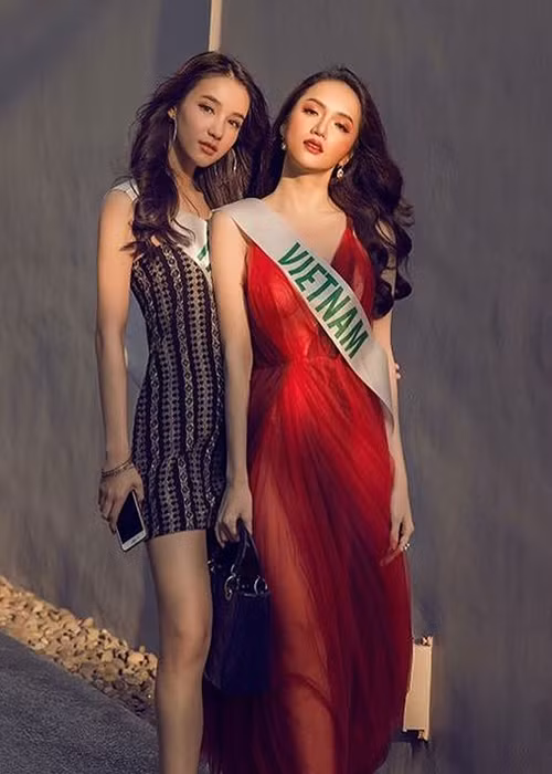 Yoshi Rinrada Thurapan đại diện cho nhan sắc người đẹp chuyển giới Thái Lan.