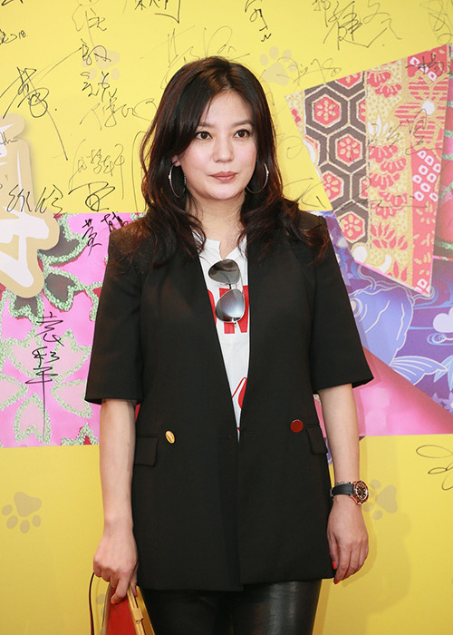 Ngoài nữ diễn viên Ôn Bích Hà, sự kiện còn sự góp mặt của Triệu Vy. Ảnh: Sina