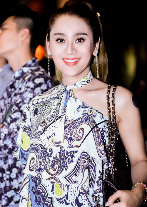 Hình ảnh Lâm Khánh Chi tươi rói tham gia sự kiện sau khi lấy chồng.